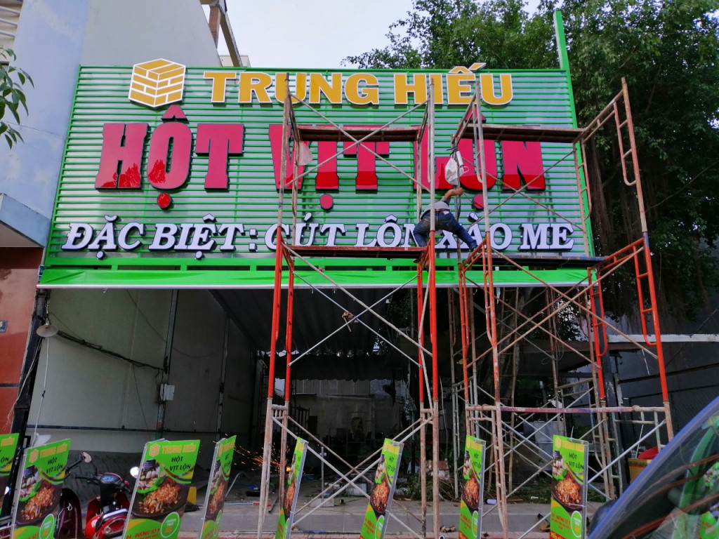 bang-hieu-quang-cao